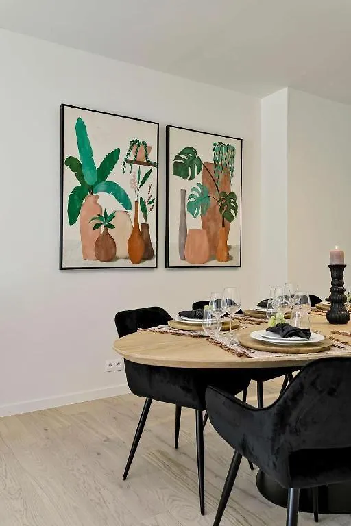 Unique Holiday Home With 4 Bedrooms Near The Beach! T100 أوستيند