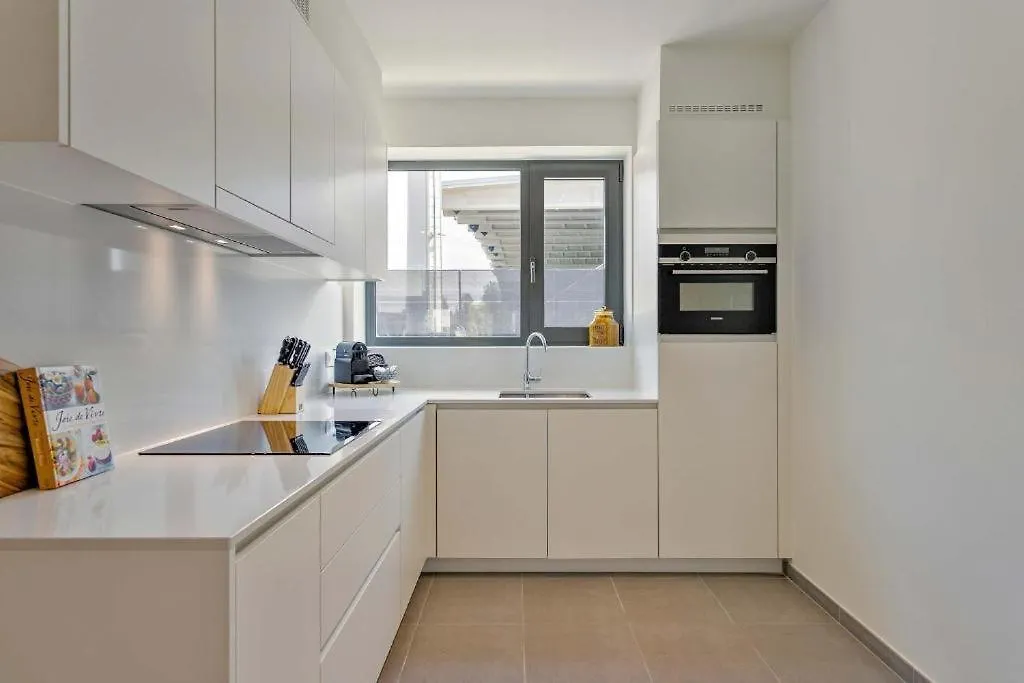 Unique Holiday Home With 4 Bedrooms Near The Beach! T100 أوستيند